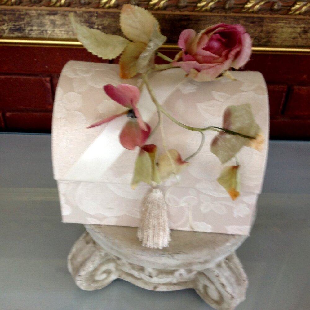 Vintage Off-White Brocaded Fabric Jewelry Case